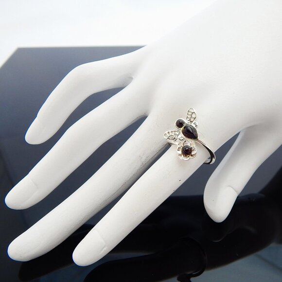 Natural Baltic Cherry Amber Bumble Bee and Flower Ring in 925 Sterling Silver - Picture 4 of 4